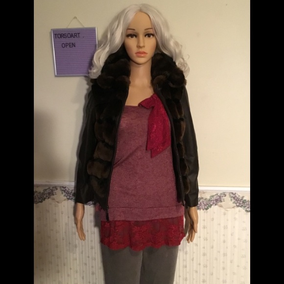 Luxurious small faux fur brown jacket - Picture 2 of 8